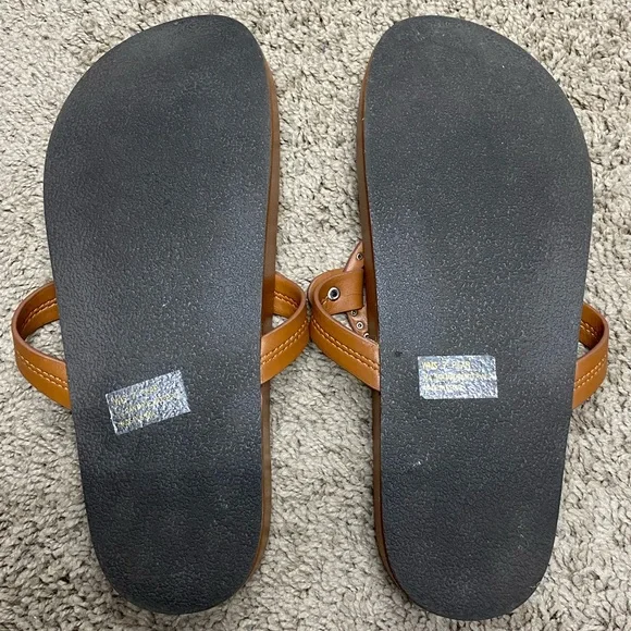 🤎DV by Dolce Vita • brown laser cut slip on sandal • 7 - Picture 7 of 8